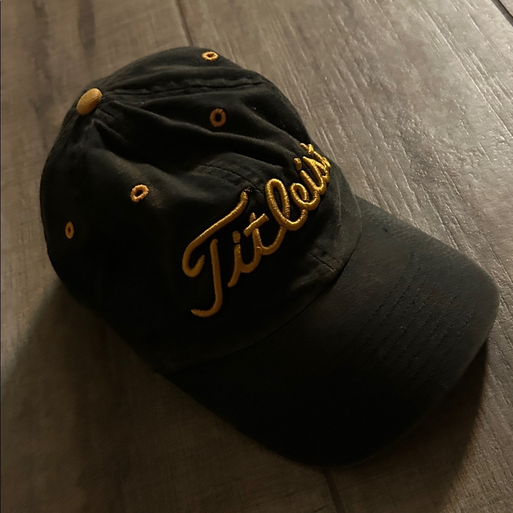 Mizzou Titleist Black Cap with Gold Embroidery